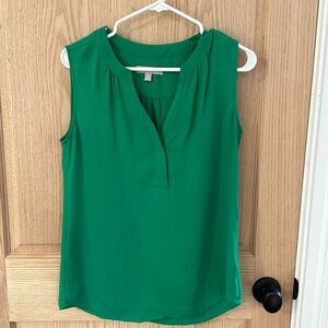 Banana Republic sleeveless V neck tank